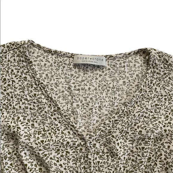 PAPER CRANE cropped Ruched White blouse with green leaf print size small - Picture 5 of 9